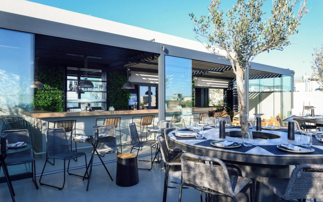 ONOMA Hotel