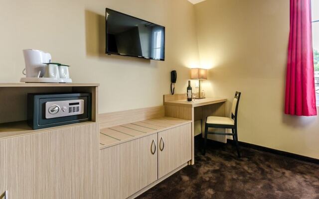 Hotel Saint Louis De France