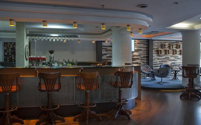Master Porto Alegre Hotel - Av Carlos Gomes, Proximo Consulado Americano