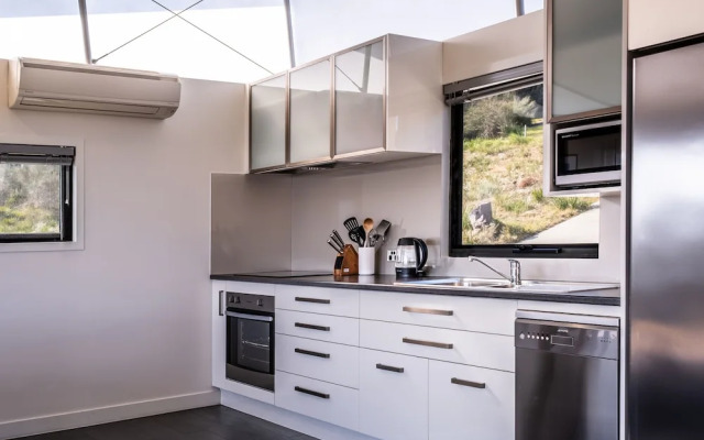 Freycinet Beach Apartments