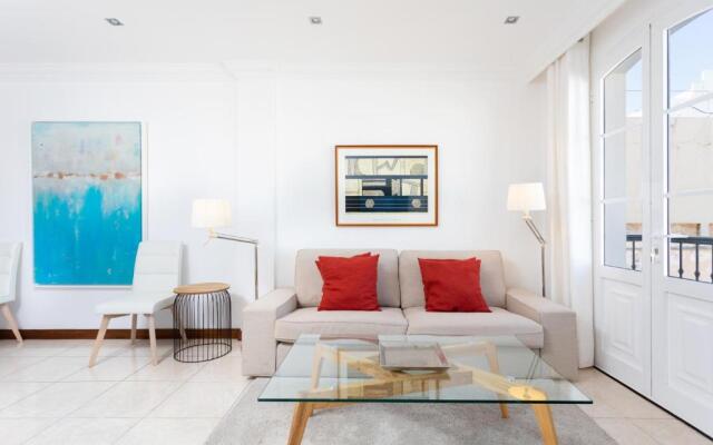 Rooms & Suites Balcony 3D