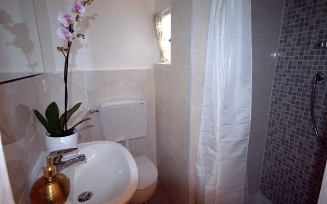 Prestige House Arno River