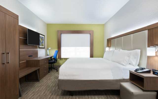 Holiday Inn Express & Suites Columbus Airport East by IHG