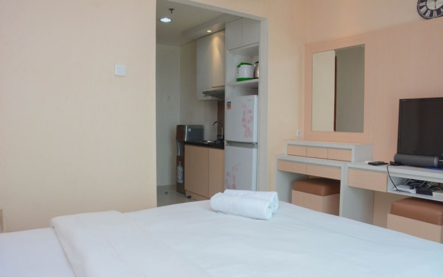 Nice And Minimalist Studio At Apartment Woodland Park Residence – Guest Rooms – Jakarta