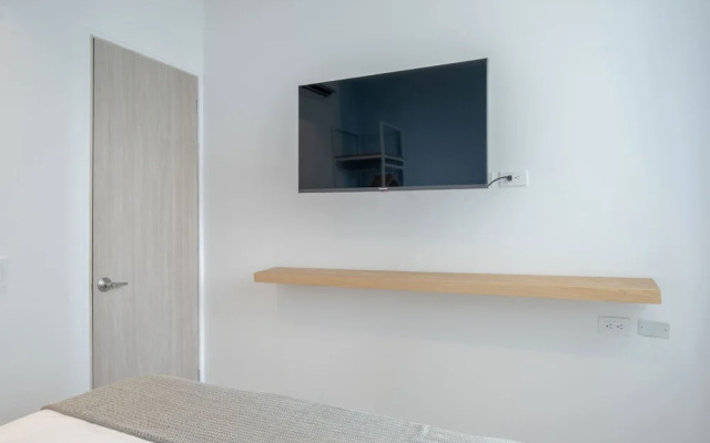 w Elegant 2BR w Majestic Terrace in CTG