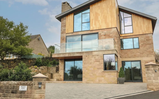 Oakwood House