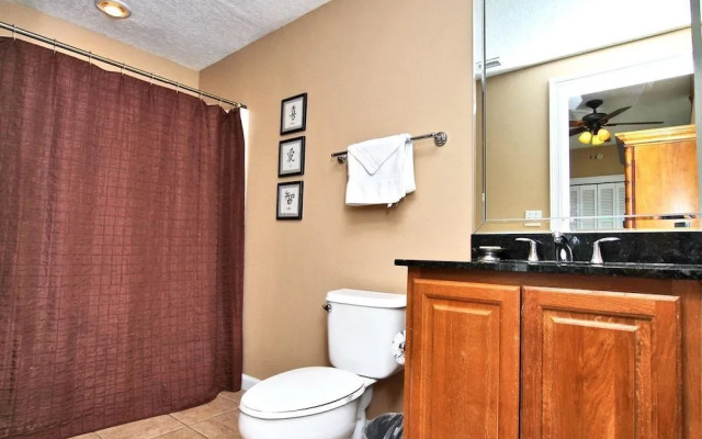 Colonnades 1901 - 4 Br condo