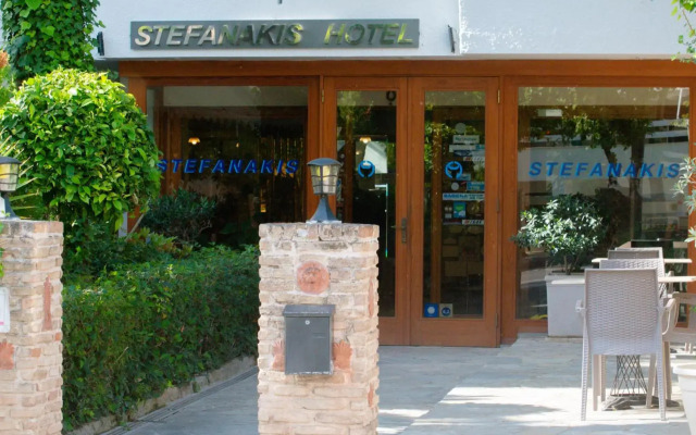 Stefanakis Hotel & Apartments