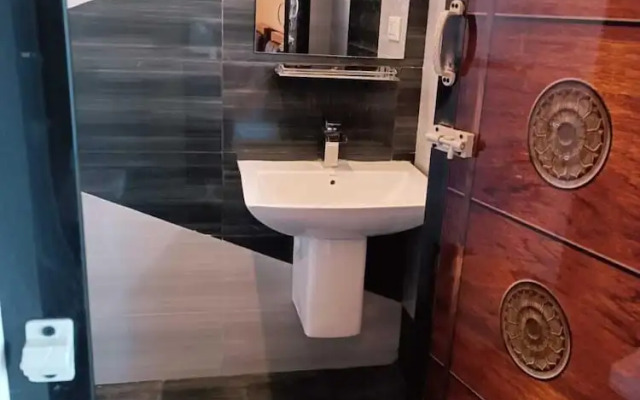 Rose garden enclave for families