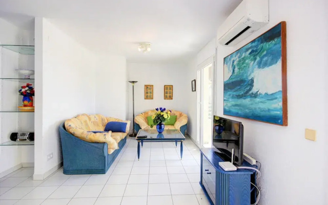 Pretty Apartment With Balcony