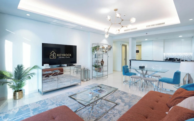 Rooftop pool-2BR Apartment Near Downtown