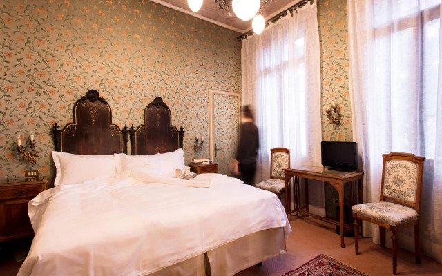 Hotel Flora