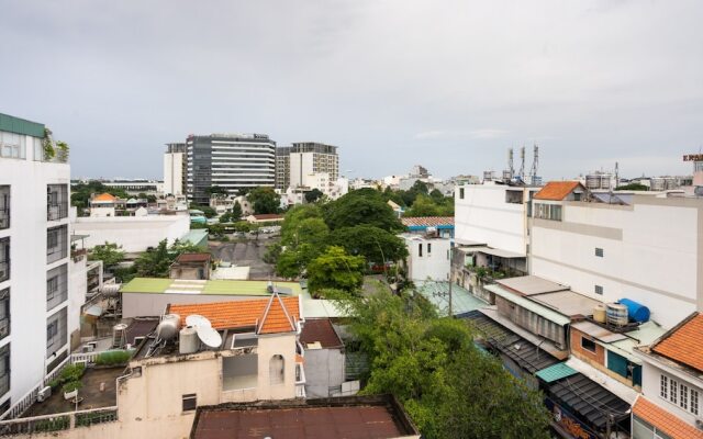Queen Hotel Saigon Airport