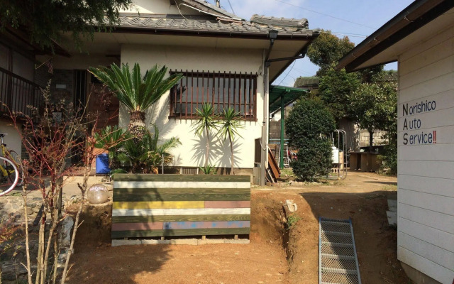 Norishico Auto Guest House - Hostel