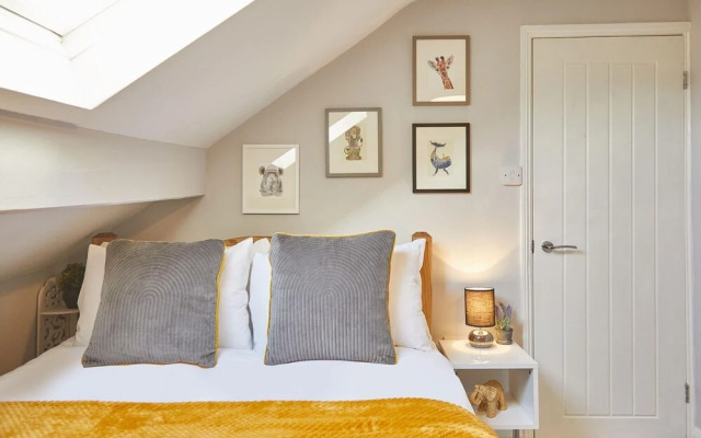 Host Stay Tanqueray House