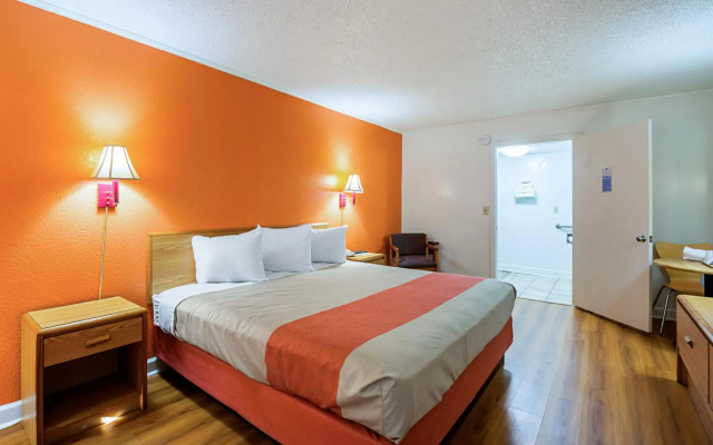 Motel 6 Perry, GA
