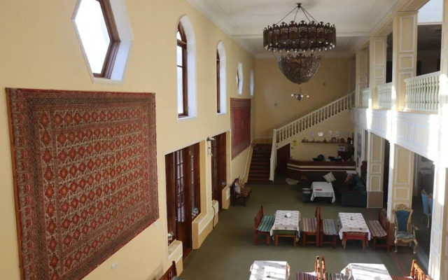 Пансион Ikathouse