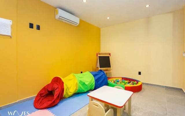 1 Br. W/park Views in Condo W/gym + Sauna + Steam
