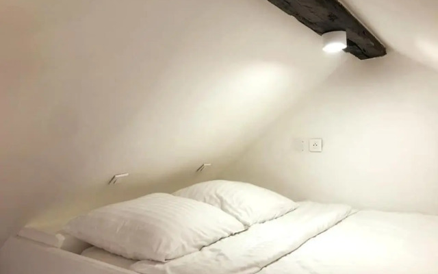 Spacious studio in Paris Hyper Center - Smart TV & WIFI - 4P