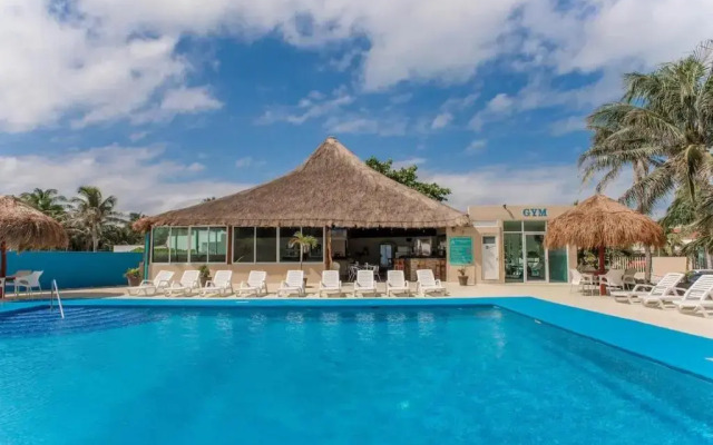 Paradise Beachfront & Nightlife Heart