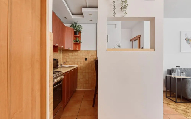 Cozy Zielińskiego Apartment by Renters