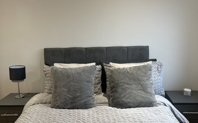 Spacious 2-bed Apartment in Whyteleafe