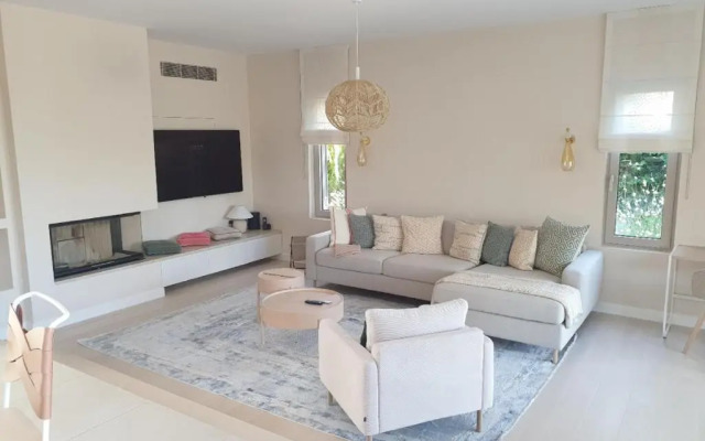 Hotel-apartment Aiolos