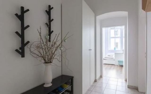 Modern Apartment in Vienna With Library