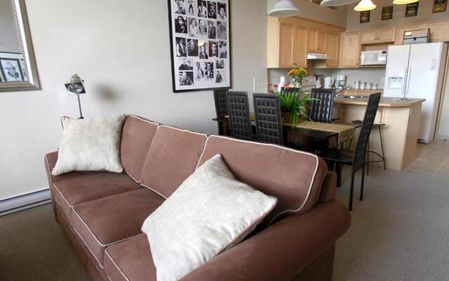 Apartment 407, Contemporary Decor