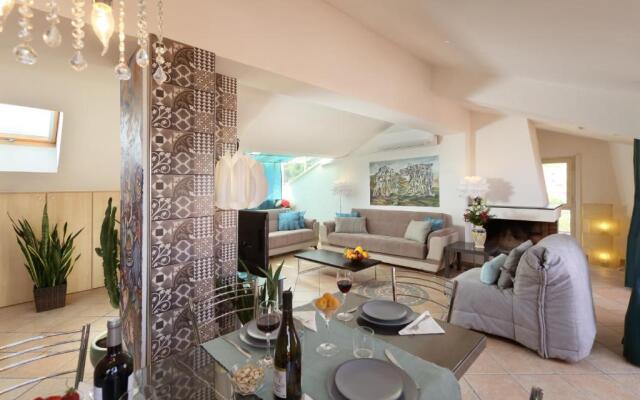 Taormina center 4 BR penthouse, terrace with views