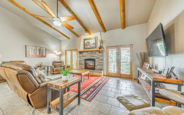 Near Hiking Trails: Spacious Cloudcroft Retreat!