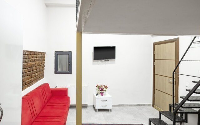 The Red Tent Suite 88