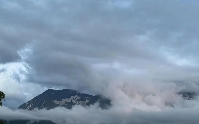 Serene Alpine Stay for 6 Guests