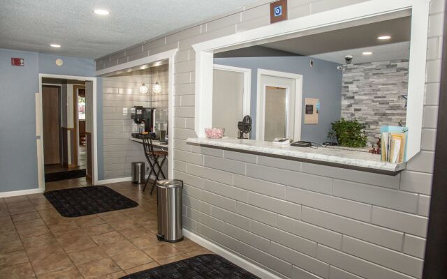 Americas Best Value Inn & Suites Detroit Lakes