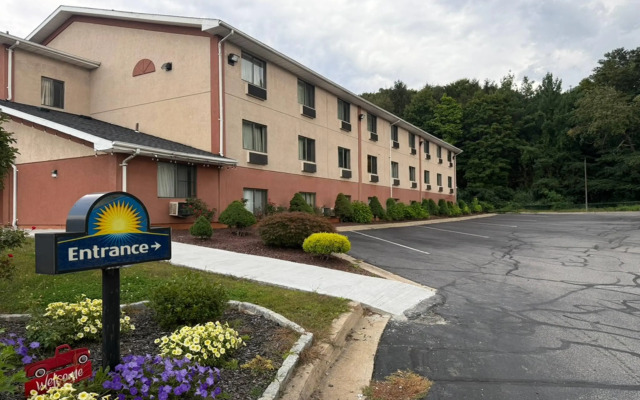 Days Inn by Wyndham Torrington