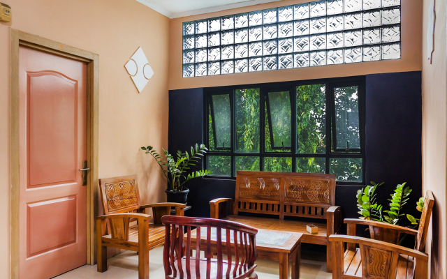 OYO 789 Pelangi Guest House