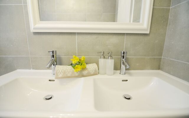 dk villas 1 Harbour View Hout Bay