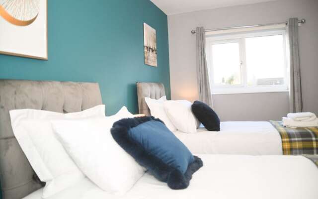 2ndhomestays -willenhall-charming 3-bedroom Home