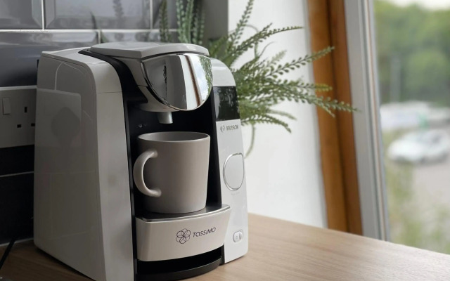 No. 8 - Top Floor Modern Apartment