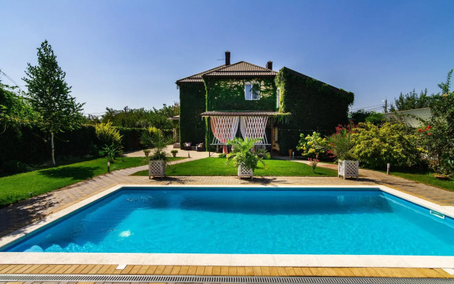 Вилла на Крыловской