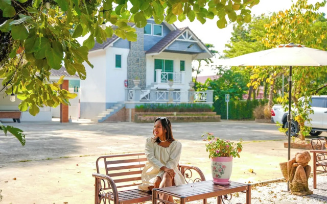 Kenikar Raintree Residence Hotel