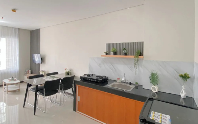 Well Designed 2Br At Nifarro Park Apartment