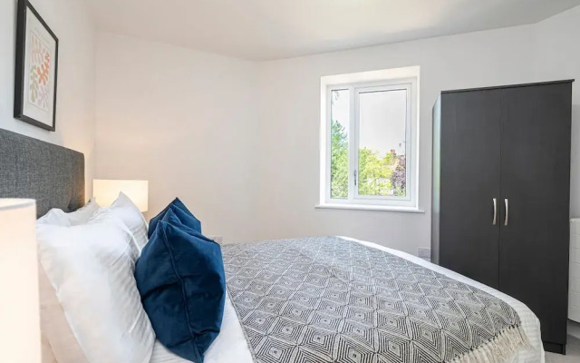 Quiet Luxe Escape 65s Only