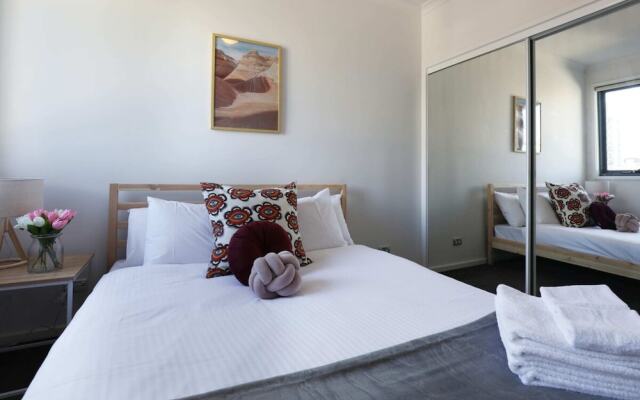 Extra Large 2 Bedroom Apartment in Melbournes Southbank