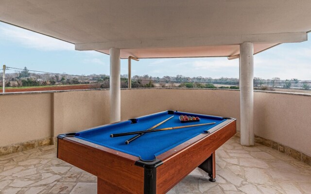 Awesome Home in Valtursko Polje With Wifi and 12 Bedrooms