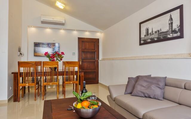 Luxury Apartment Perko