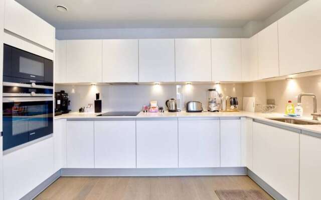 Modern 2bed Apt W/balcony in Kings Cross