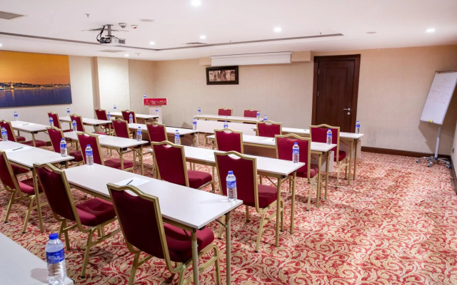 Grand Aras Hotel & Suites