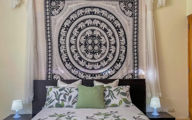 Cute Apartment Only Steps From the Beach