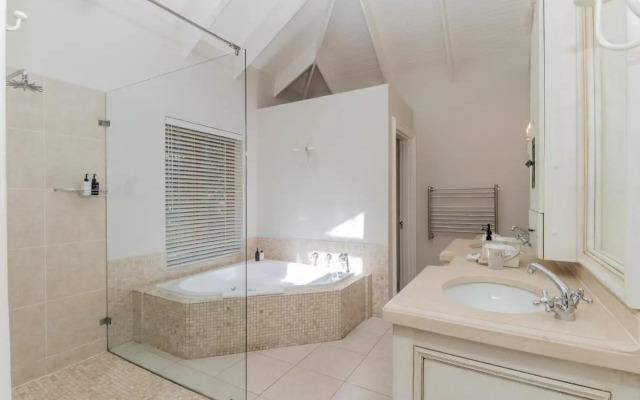 Fernwood Manor Boutique Guest House